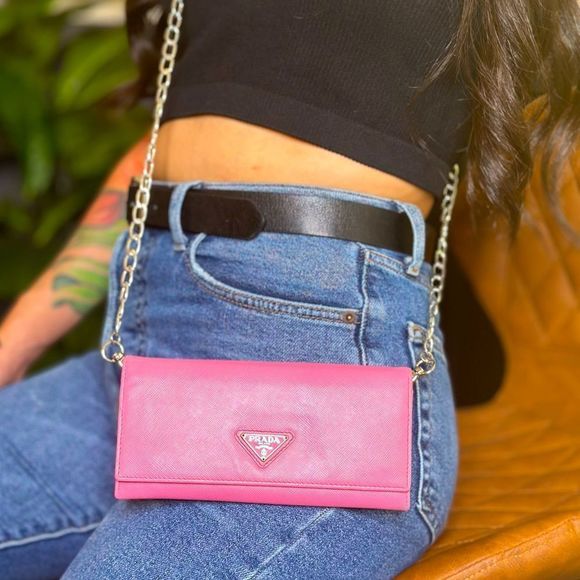 PRADA Saffiano pink wallet on chain - Picture 1 of 15